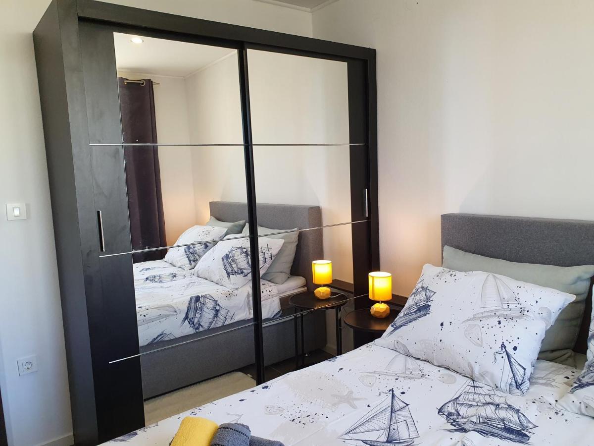 Apartment Pikulo Novalja Buitenkant foto