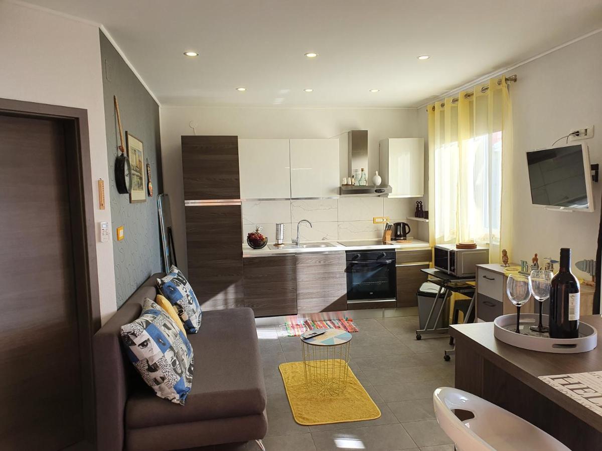 Apartment Pikulo Novalja Buitenkant foto
